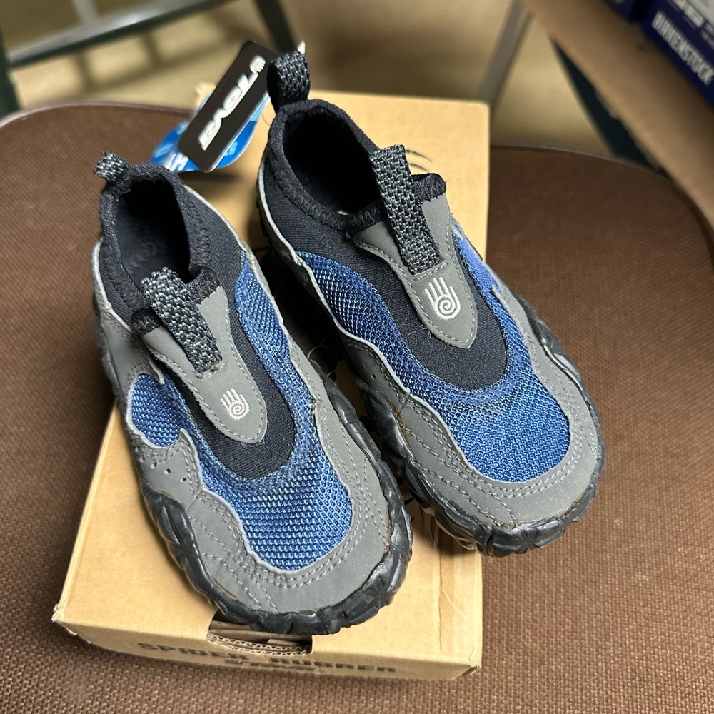 Kids Teva Size 10